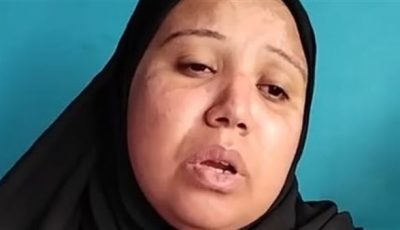 كنا راجعين من المصيف.. زوجة راغب أحد ضحايا حادث قطار مطروح: الناس كسروا الزجاج عشان يخرجونا