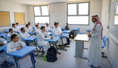 التقويم الدراسي 1447 .. وزارة التعليم تكشف تفاصيل بداية العام الدراسي والإجازات الرسمية والفصلية بعد العودة لنظام الفصلين