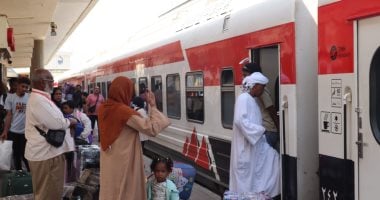 قطار العودة الطوعية يحمل 940 سودانياً إلى وطنهم تواصل نيوز