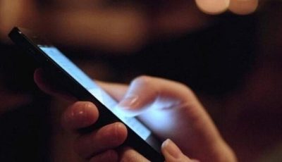 خطوات تغيير الساعة على الهواتف المحمولة 2025