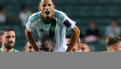 لاعب الأهلي يلتحق ببعثة الفريق في قطر!