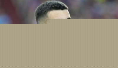 صورة: خوان غارسيا يظهر في برشلونة بالعكاز
